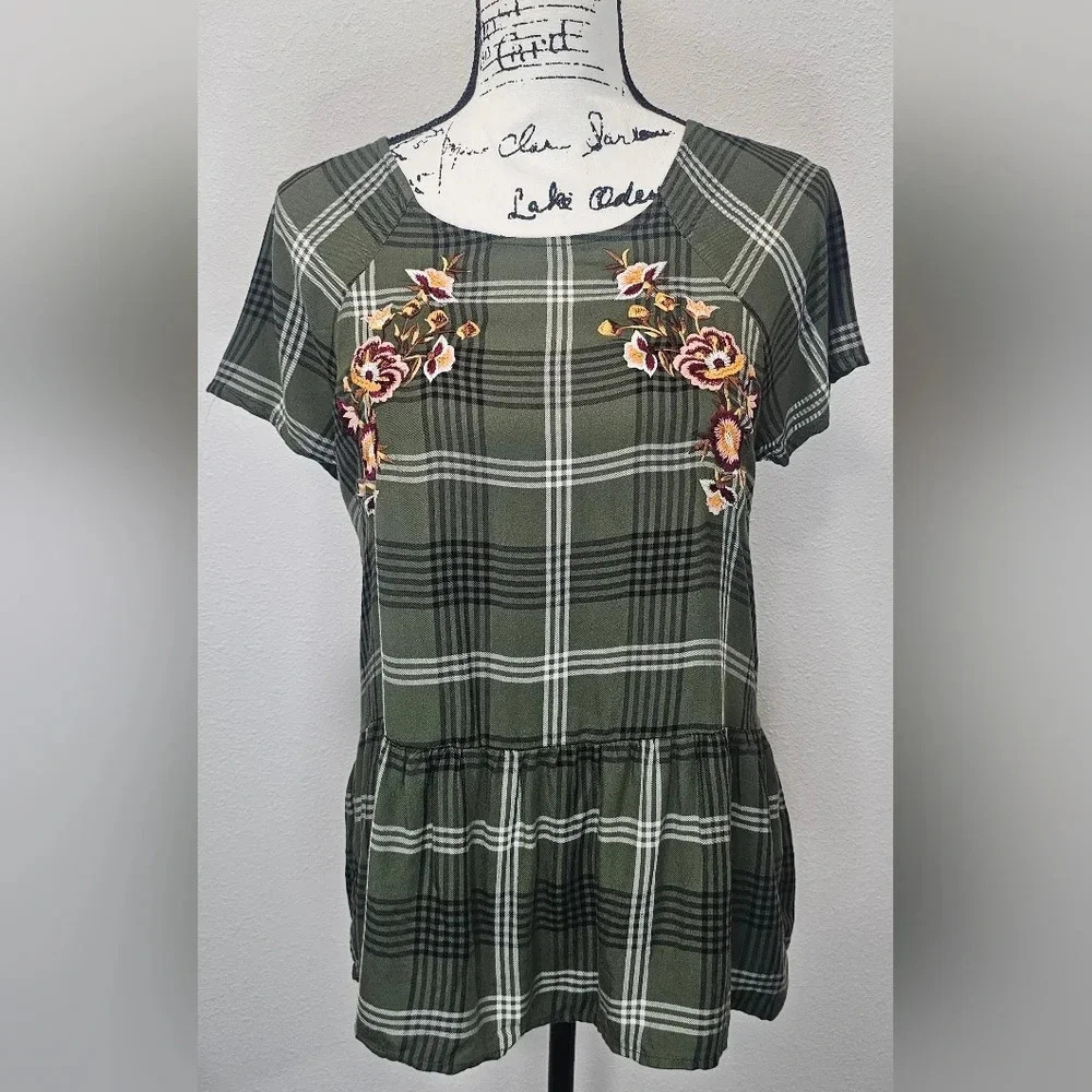 Arizona Jean Company Women's Babydoll Embroidered Blouse Size Medium NWT